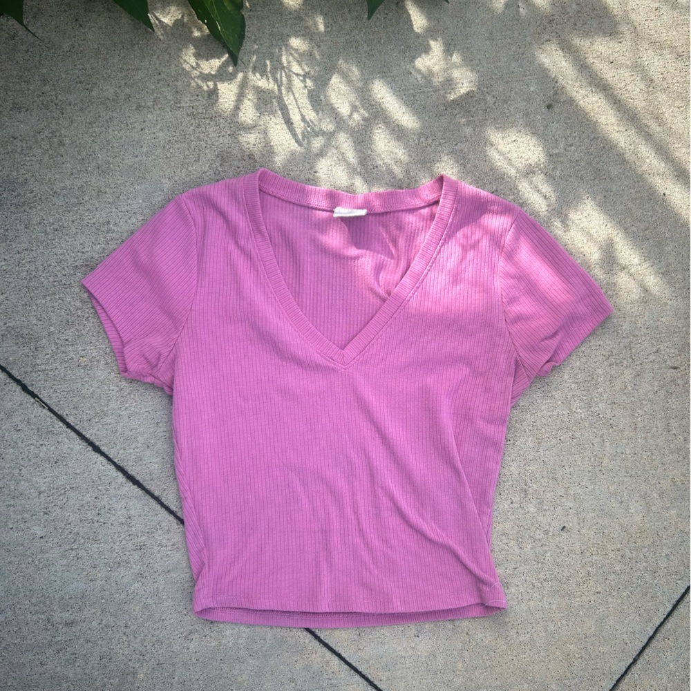 Full Tilt Mauve V-Neck Ribbed Tee